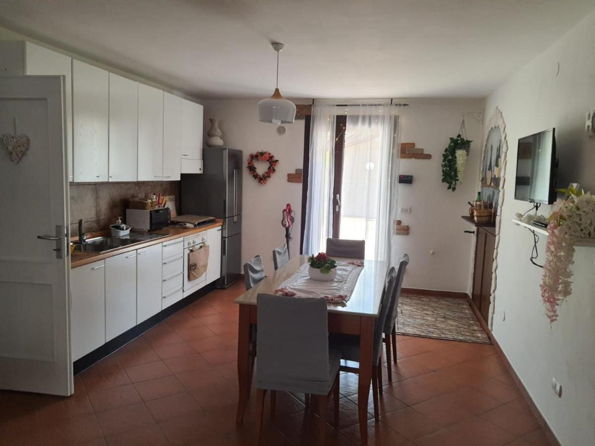Shabby Chic Rooms Con Cucina E Giardino Privato Pomarico Exterior foto